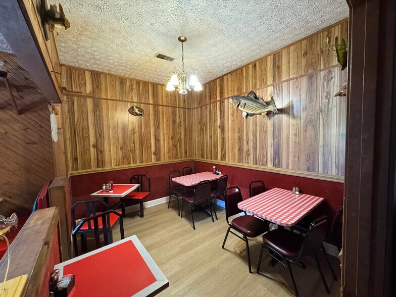 More Photos Of 4152 Hwy 76, Russell Springs Restaurant For Sale