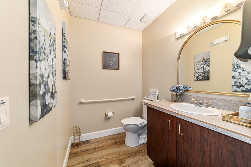 More Photos Of 434 SW 14 St, Ocala Office Residential For Sale