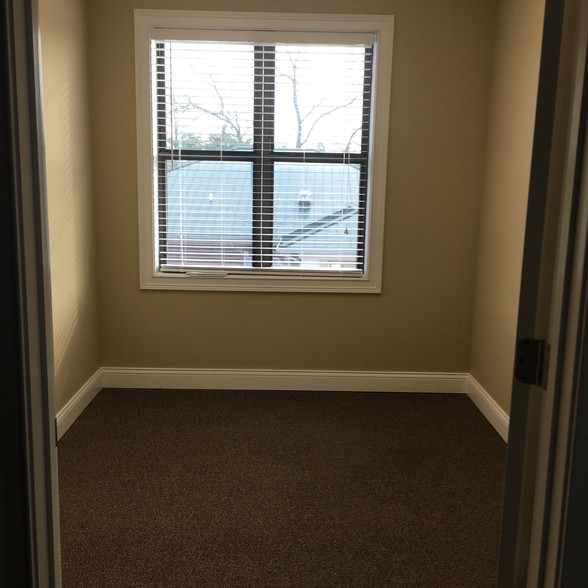 More Photos Of 13011 W Highway 42, Prospect Office Residential For Lease