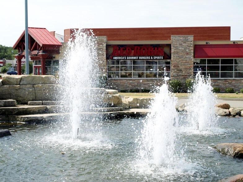 More Photos Of 4601 1st Ave SE, Cedar Rapids Unknown For Lease