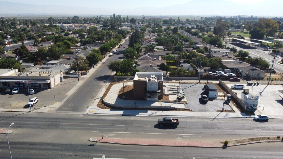 More Photos Of 10601 California 184, Lamont Fast Food For Lease