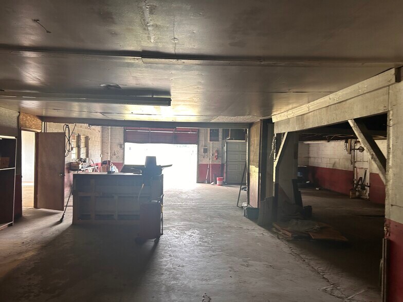 More Photos Of 27348 NC Highway 125, Scotland Neck Auto Repair For Sale