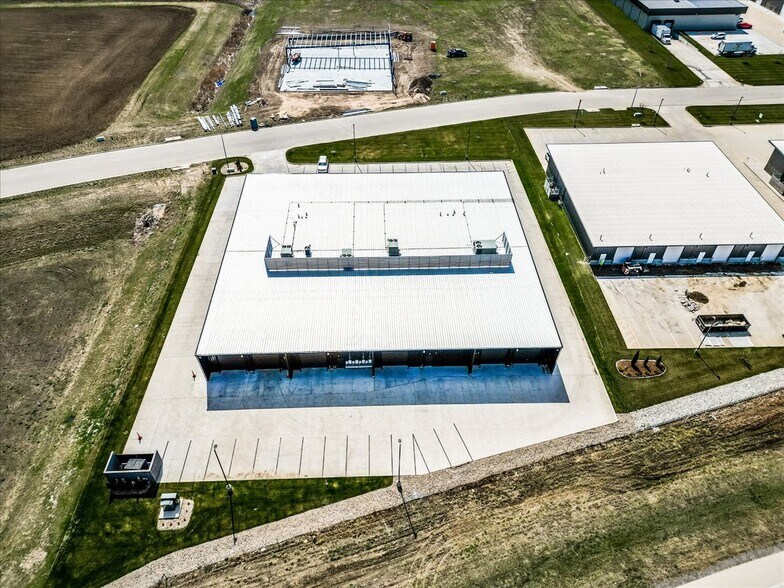 More Photos Of 4078 N Hoover Ct, Wichita Industrial For Sale