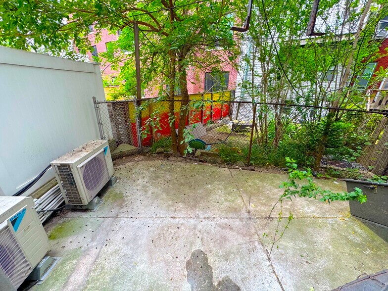 More Photos Of 431 Metropolitan Ave, Brooklyn Storefront Retail Residential For Lease