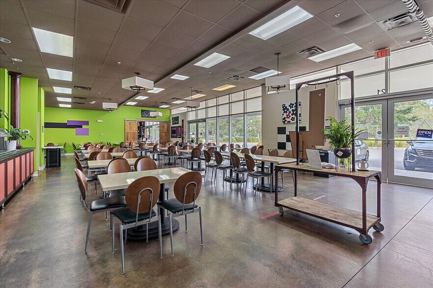 More Photos Of 15 S Beneva Rd, Sarasota Restaurant For Lease