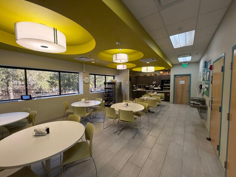 More Photos Of 160 N Westmonte Dr, Altamonte Springs Office For Sale