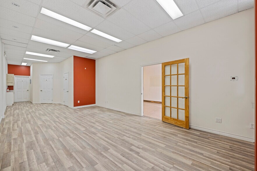 More Photos Of 47 Northumberland St, North Dumfries General Retail For Lease