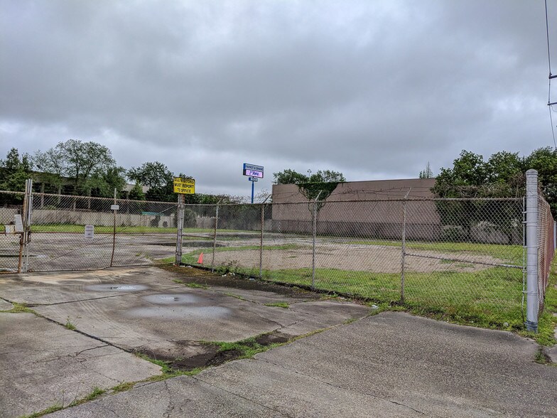 More Photos Of 2701 Richland Ave, Metairie Land For Lease