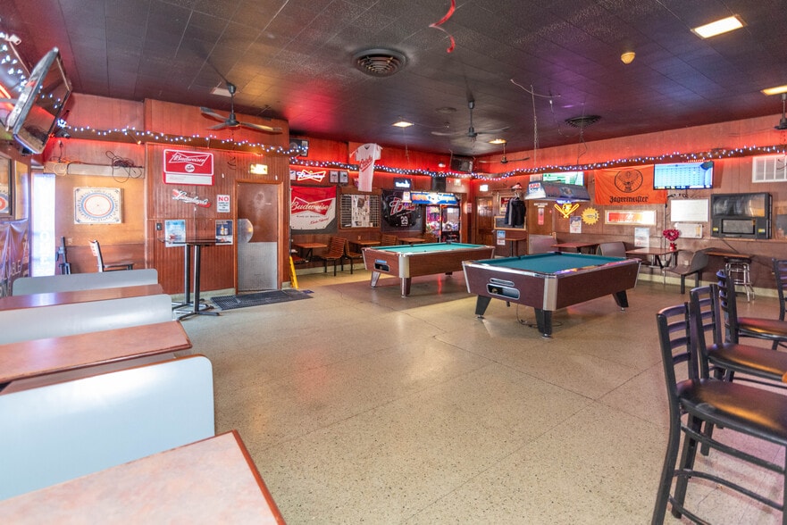 More Photos Of 2816 Old North Point Rd, Baltimore Bar For Sale
