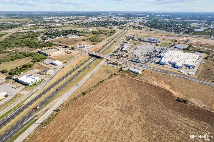 More Photos Of 2912 Central Fwy, Wichita Falls Land For Sale