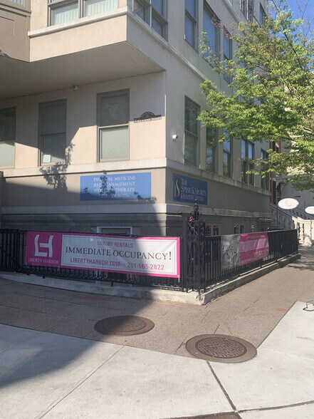 More Photos Of 123 Tidewater St, Jersey City Storefront Retail Office For Lease