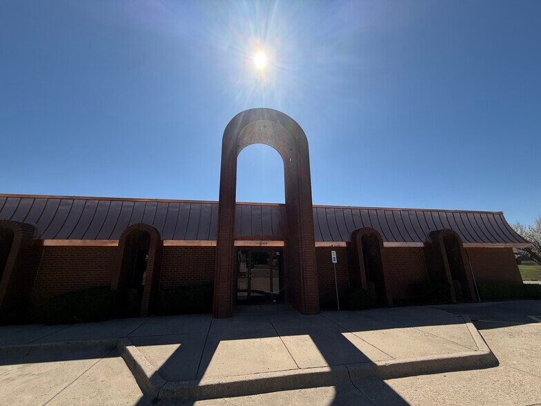 Primary Photo Of 2644 NW 63rd St, Oklahoma City Bank For Sale