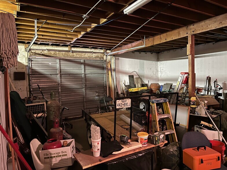 More Photos Of 430 N General McMullen Dr, San Antonio Auto Repair For Sale