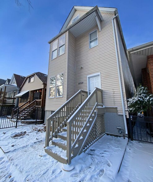 More Photos Of 8744 S Saginaw Ave, Chicago Multifamily For Sale