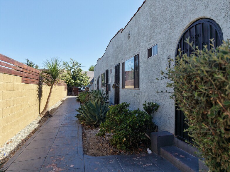 More Photos Of 517 W 42nd Plz, Los Angeles Apartments For Sale