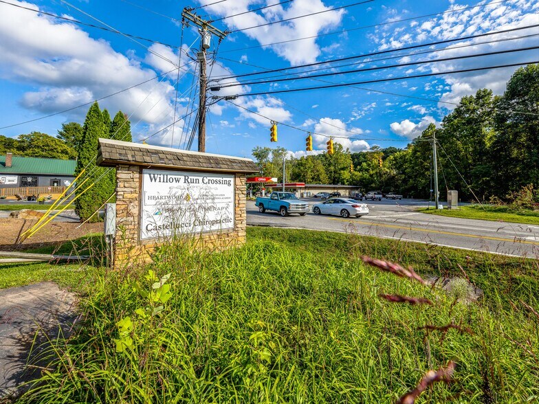 More Photos Of 271 Old Barn Rd, Hendersonville Medical For Sale