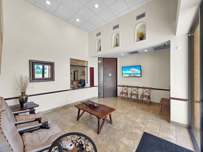 More Photos Of 6429 Fairmont Pky, Pasadena Office For Sale