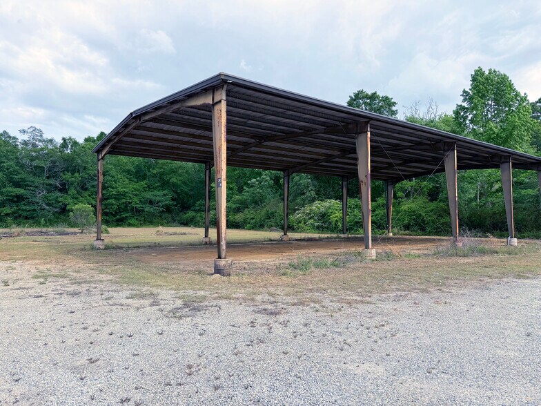 More Photos Of 378 Eastland Rd, Dothan Distribution For Sale