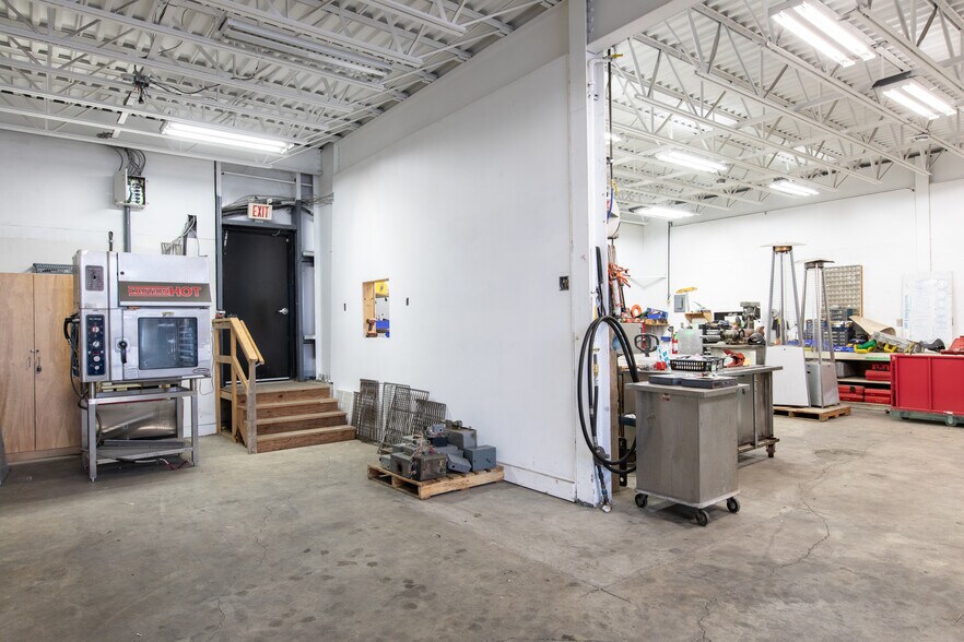 More Photos Of 7431 Industrial Rd, Lantzville Warehouse For Sale