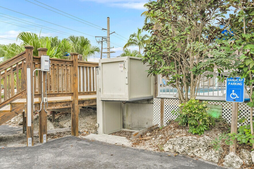 More Photos Of 27340 Overseas Hwy, Ramrod Key Hotel For Sale