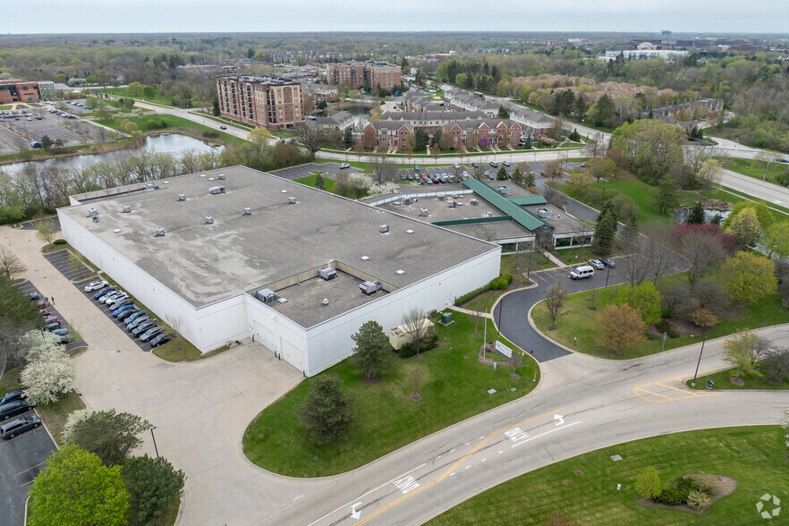 More Photos Of 1011 Woodlands Pky, Vernon Hills Warehouse For Sale