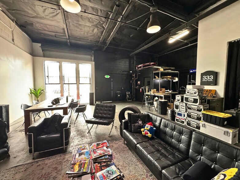 More Photos Of 353 S Clarence St, Los Angeles Warehouse For Lease