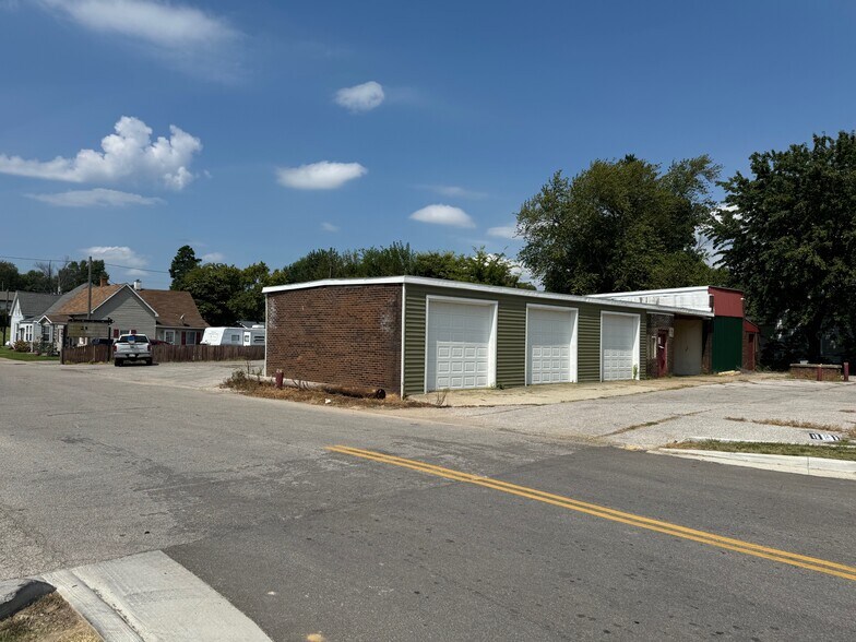 Primary Photo Of 800 3rd St, Boonville Carwash For Sale