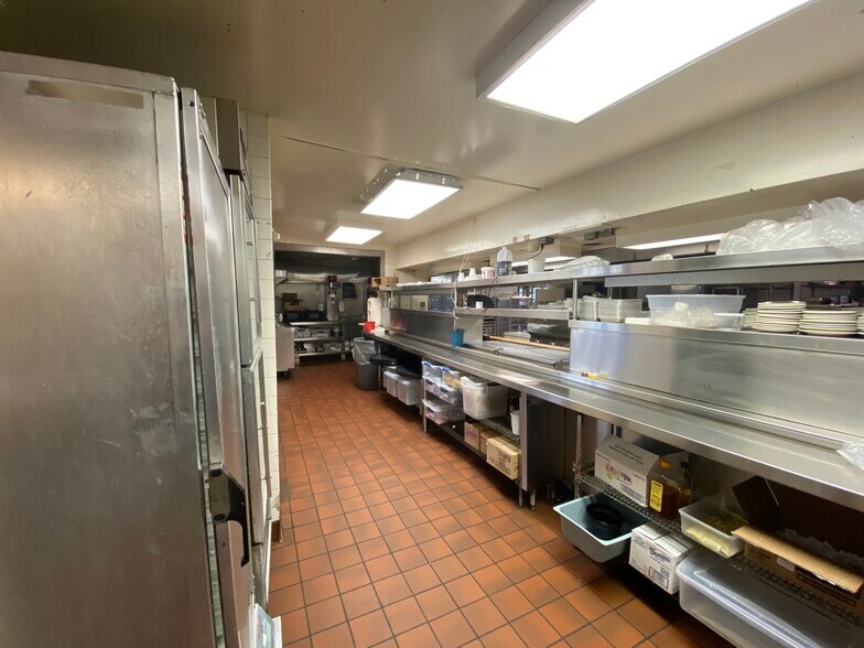 More Photos Of 74 Rowe Rd, Staunton Restaurant For Sale