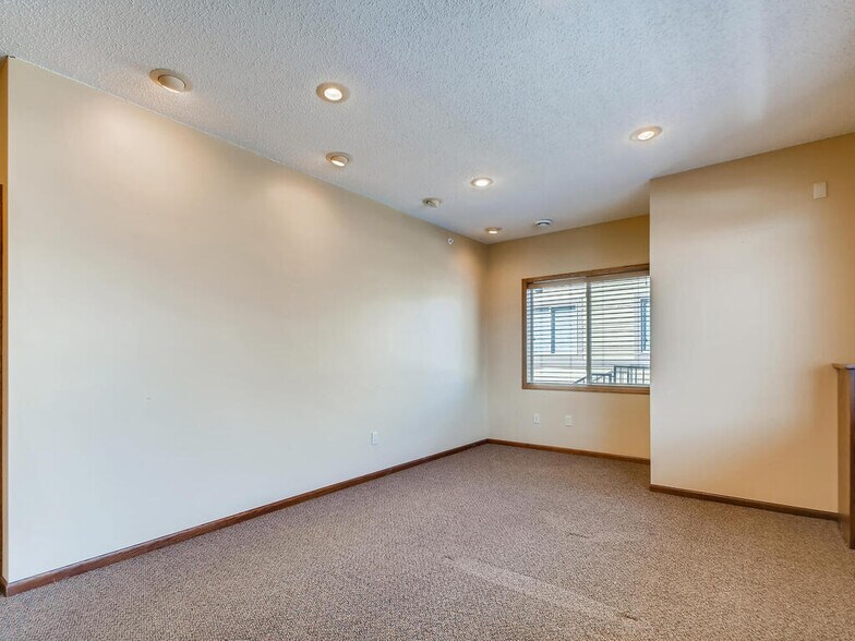 More Photos Of 7975 Stone Creek Dr, Chanhassen Office For Sale