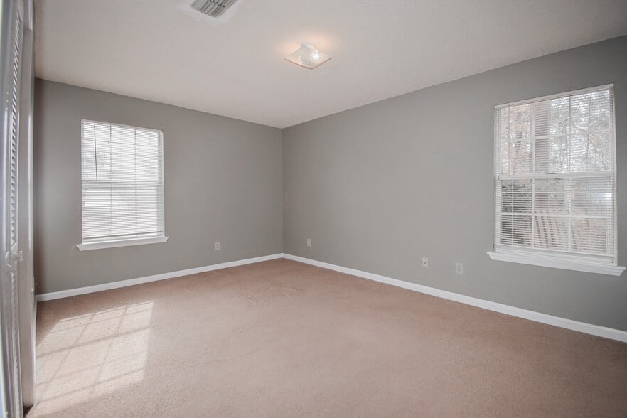 More Photos Of 1500 Glenn ave, Auburn Apartments For Sale