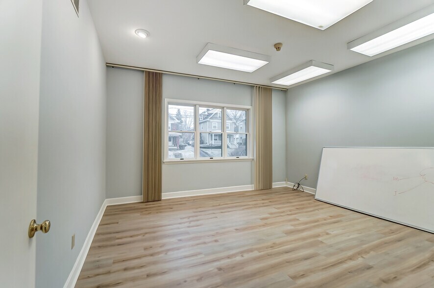 More Photos Of 3530 Edwards Rd, Cincinnati Office For Lease