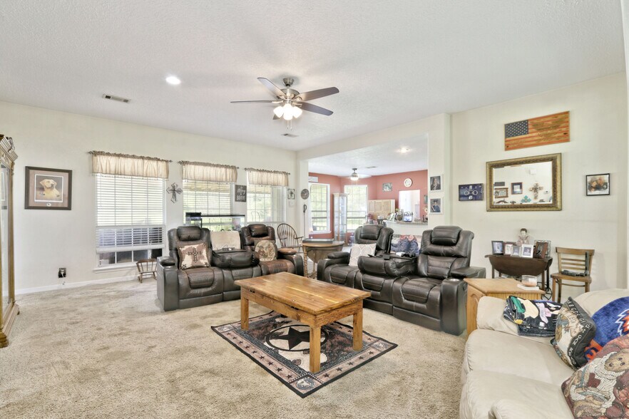 More Photos Of 18135 N Highway 75, Willis Specialty For Sale