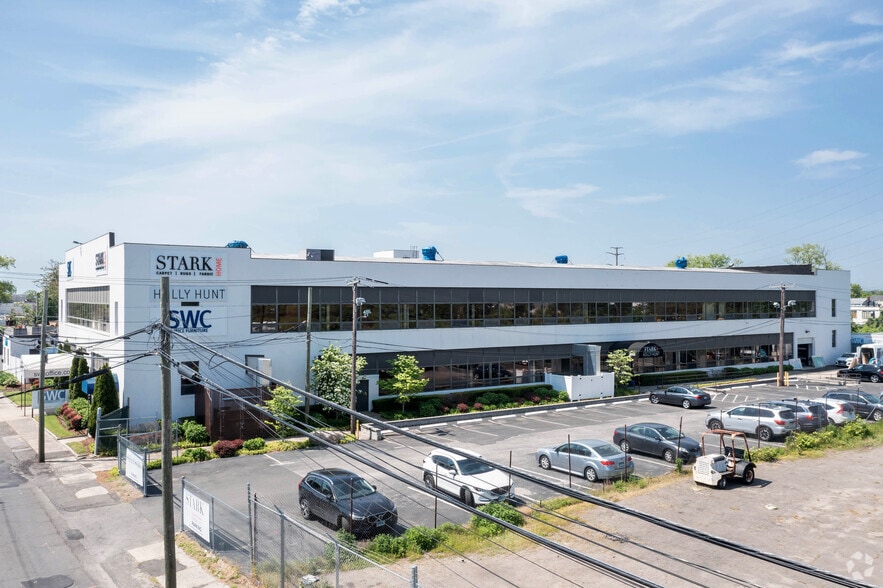 More Photos Of 375 Fairfield Ave, Stamford Showroom For Lease