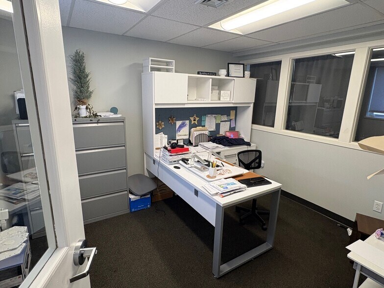 More Photos Of 166 Lavan St, Warwick Distribution For Lease