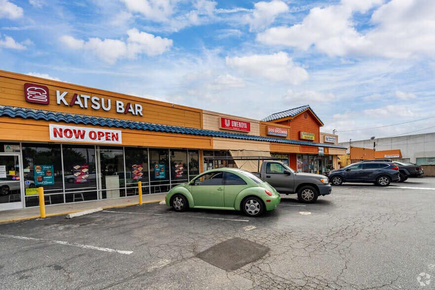 More Photos Of 24200-24228 Crenshaw Blvd, Torrance Restaurant For Lease