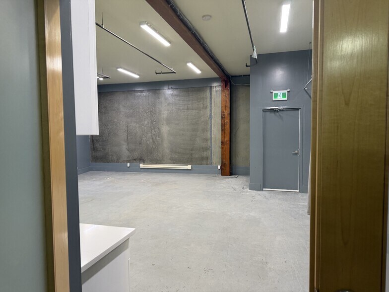 More Photos Of 9059-9079 Shaughnessy St, Vancouver Warehouse For Sale