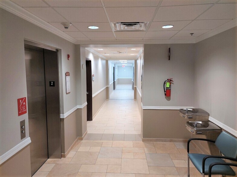 More Photos Of 1960 Pointe West Dr, Vero Beach Medical For Lease