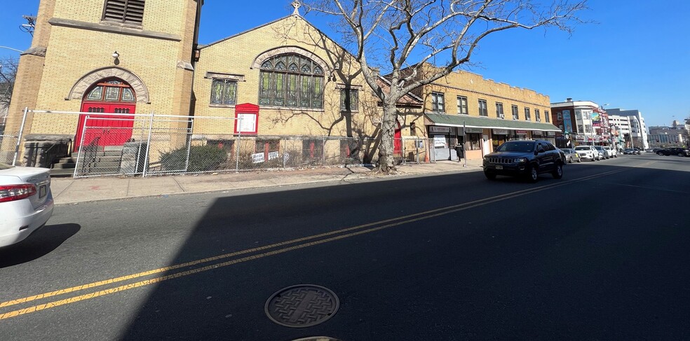 Primary Photo Of 283 South Orange, Newark Religious Facility For Sale