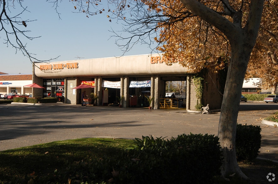 Primary Photo Of 1636 Redlands Blvd, Redlands Auto Repair For Sale