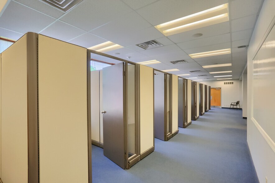 More Photos Of 664 Linden Ave, East Pittsburgh Flex For Sale