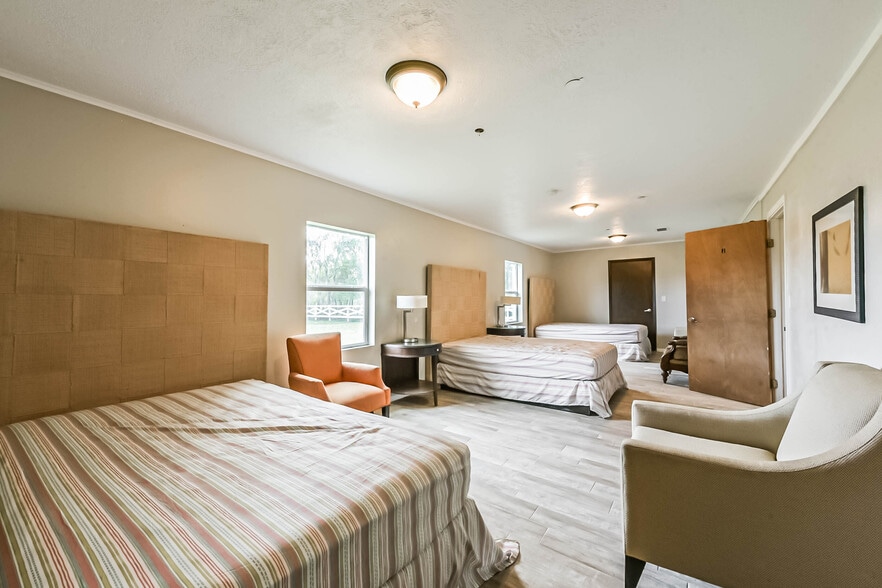 More Photos Of 1270 CR 2293, Cleveland Assisted Living For Sale