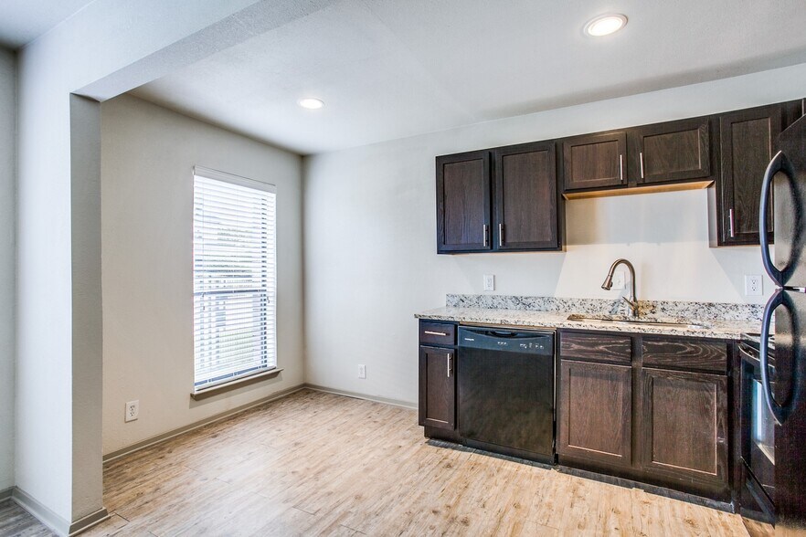 More Photos Of 4710 Munger Ave, Dallas Apartments For Sale