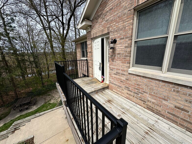 More Photos Of 8080 Moors Bridge Rd, Portage Medical For Lease