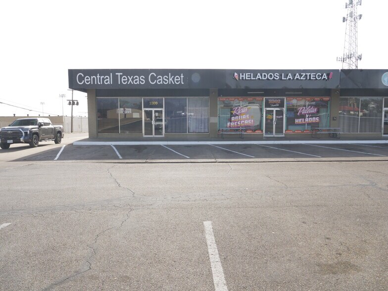 Primary Photo Of 3300-3344 Franklin Ave, Waco General Retail For Lease