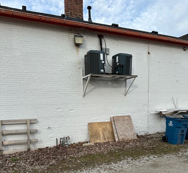 More Photos Of 17624 IN-37 Hwy, Harlan Light Distribution For Sale