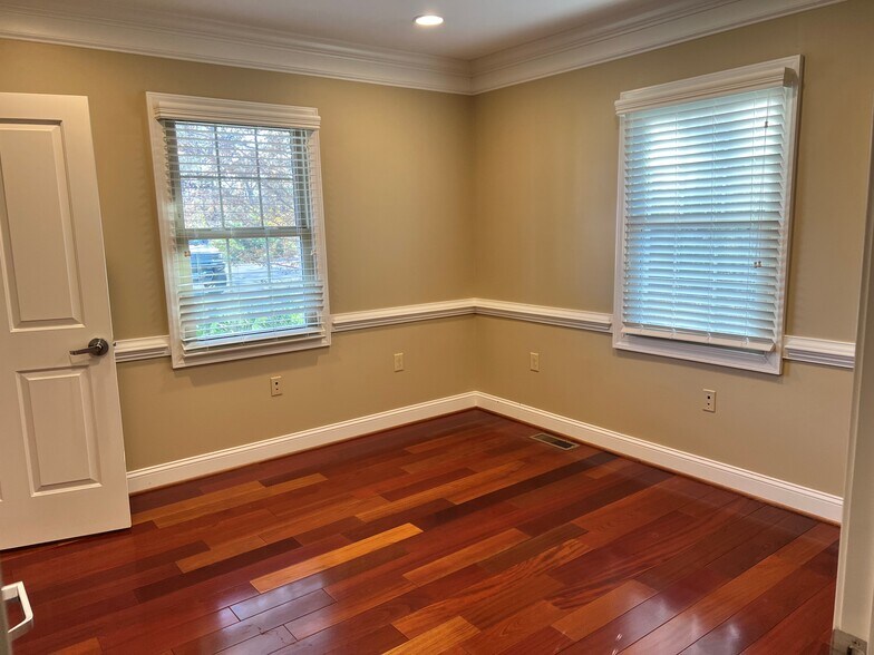 More Photos Of 205 Graves Mill Rd, Lynchburg Office For Lease
