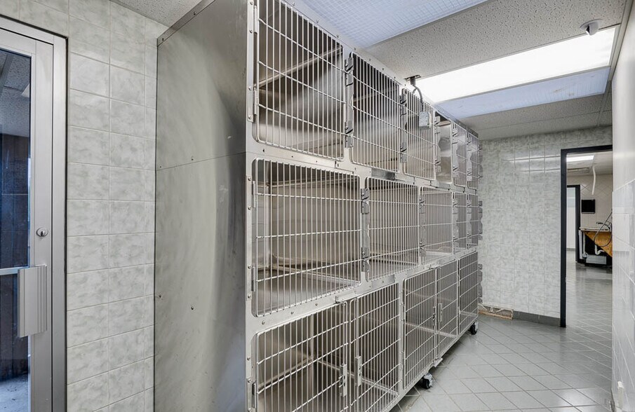 More Photos Of 32 E Mendota Rd, Inver Grove Heights Auto Dealership For Sale