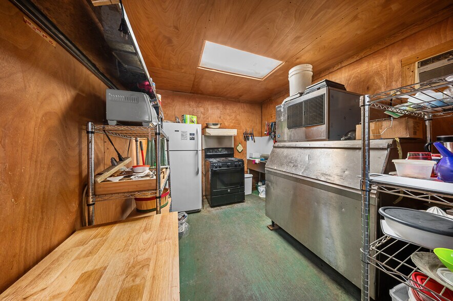 More Photos Of 27033 US Highway 96 S, Kirbyville Food Processing For Sale