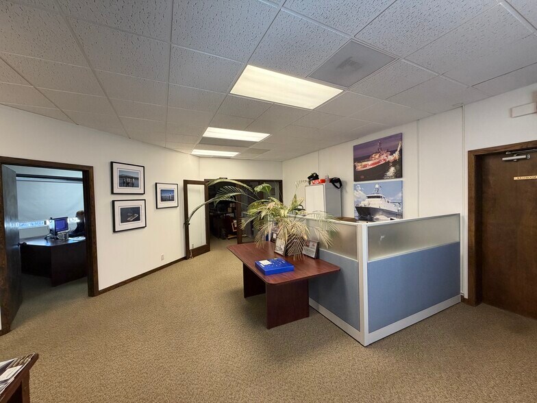 More Photos Of 418 Chapala St, Santa Barbara Loft Creative Space For Lease