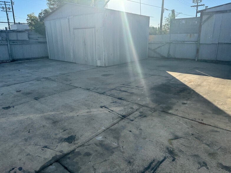 More Photos Of 5200 Chakemco St, South Gate Warehouse For Sale